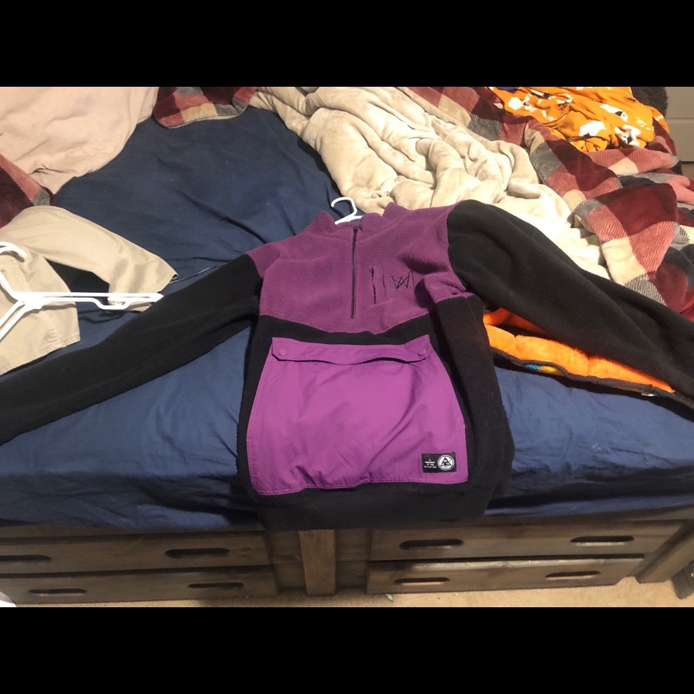 Welcome sweater